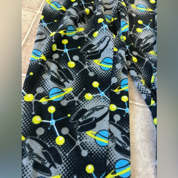 Disney Pixar boys 5-6 Buzz Lightyear pajamas - Picture 5 of 5